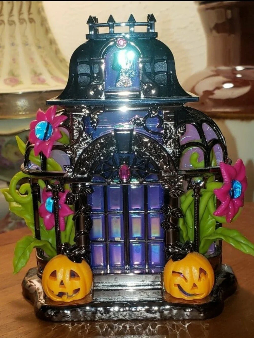Retired B&BW Halloween Wallflower Plug-In With Illumination & Image